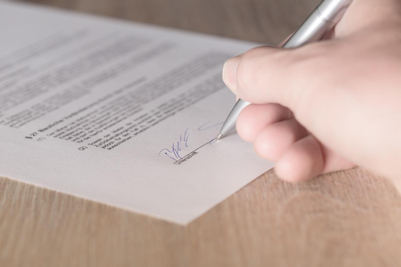 Podpisywanie umowy o pracę